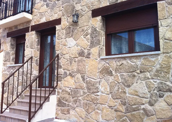 Hotel cerca del colegio: Alojamientos Botica Rural
